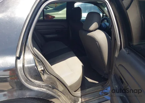 2010 Ford Crown Victoria Police Interceptor z USA, uszkodzony, nr VIN 2FABP7BV2AX139125